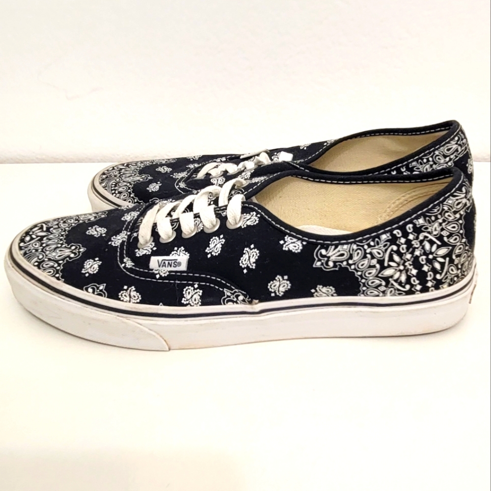 Today ONLY! $19 Vans Old Skool Paisley Black Shoes